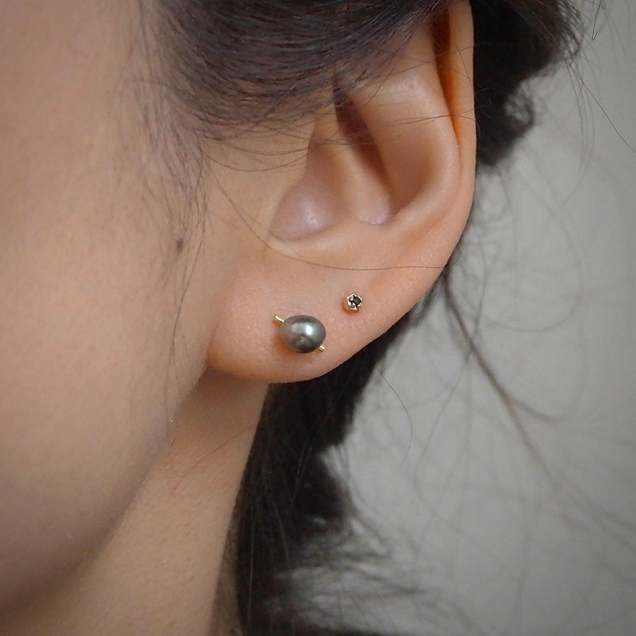 Keshi Pearl Bar studs