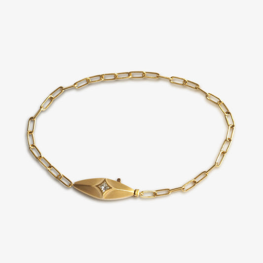Clasp bracelet